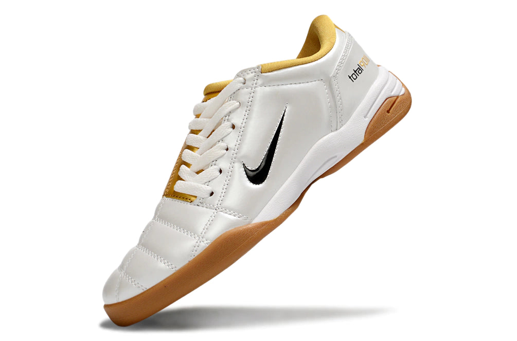 Nike Total 90